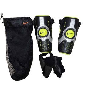 Kids Nike T90 Shin Guards Size Large 5'7 to 5 '11